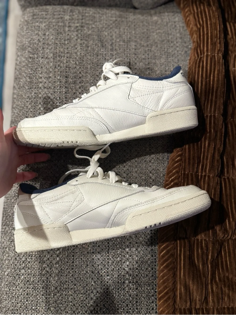 Reebok White mens 7 & women’s 8.5